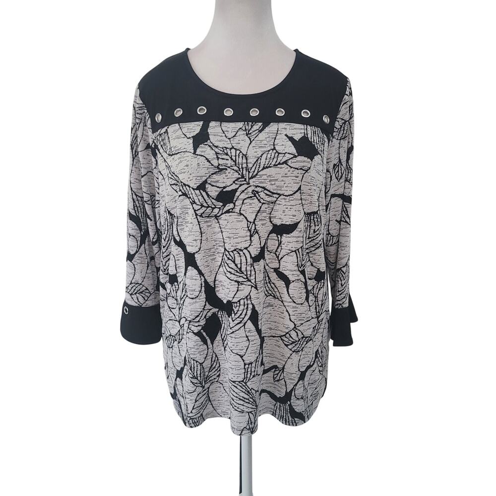 Unbranded Size EST XL Black White Floral Grommet Detail 3/4 Sleeve Blouse‎